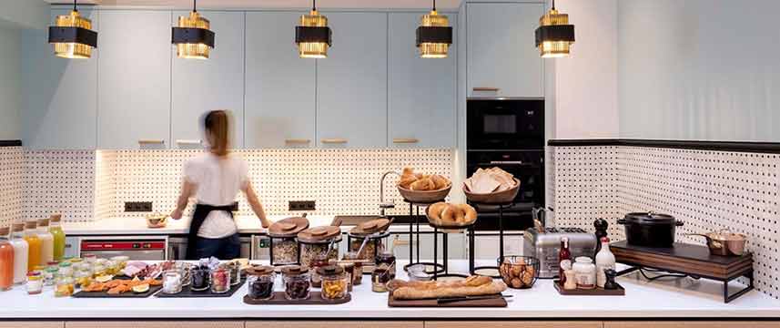 Hotel  Louvre Montana Breakfast